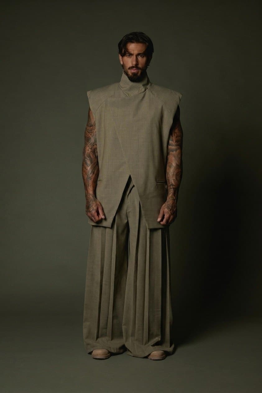 Look II — Earthstone Suiting